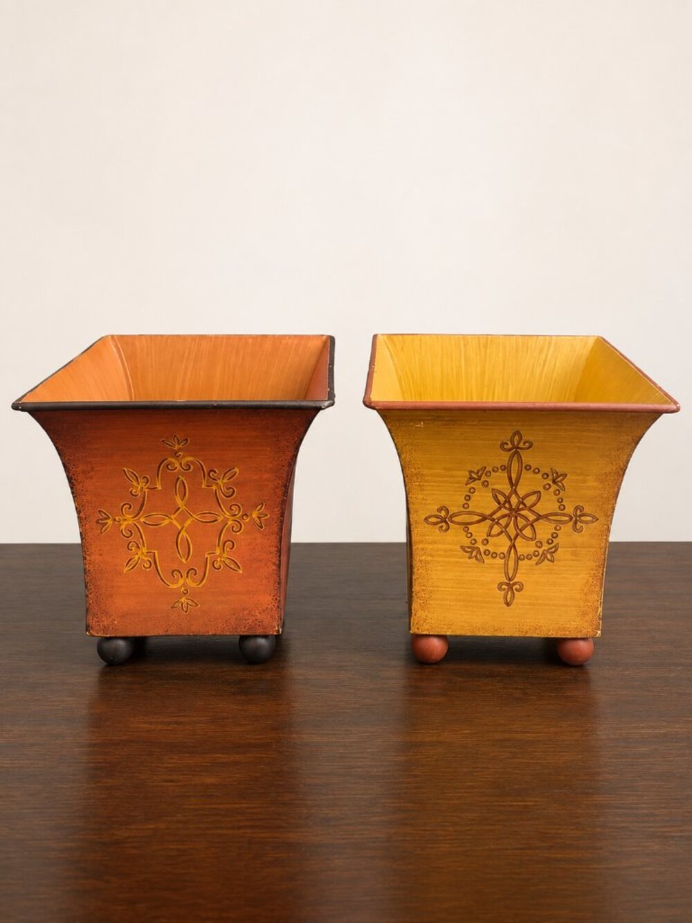 Southern Living Tole Painted Metal Pots Set of 2 Rust Gold Ball Feet